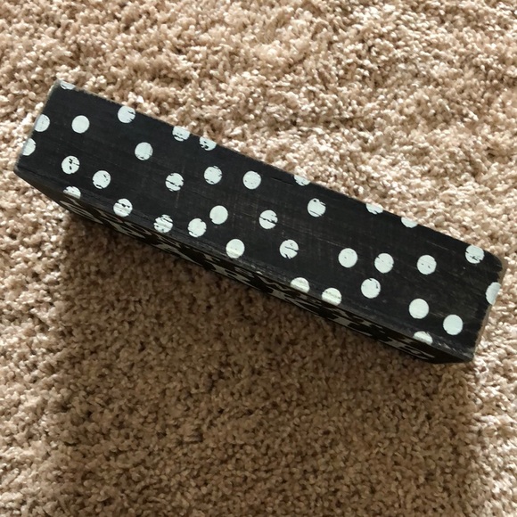 Room decor - Picture 2 of 4